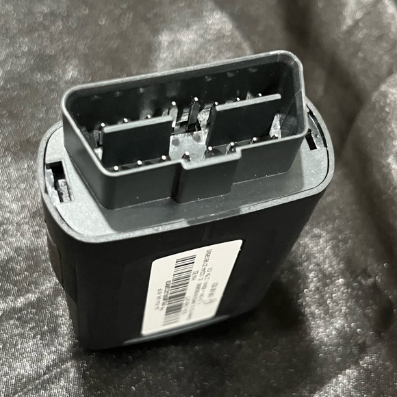 Geotab Go9B Vehicle Tracking Device - Picture 4 of 10